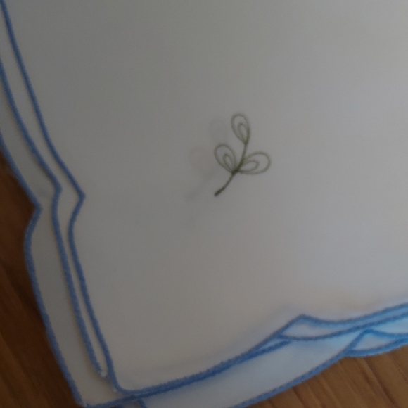 Bordado A Mao White Blue Floral Tablecloth 6 Napkins Cut Out Embroidery 48 Inch - Picture 9 of 10